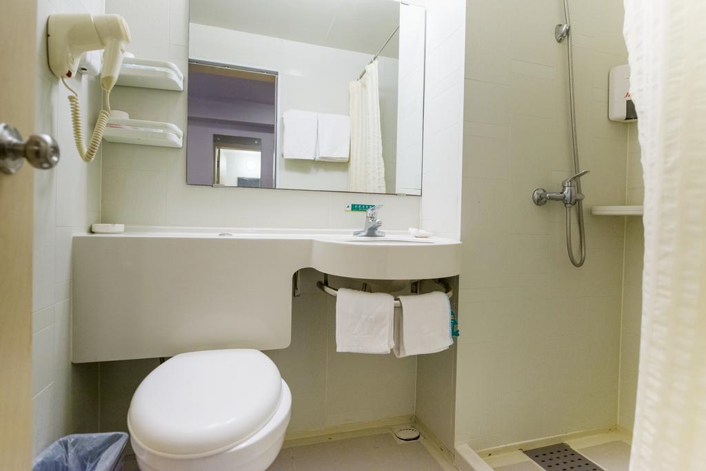 Jingjiang Inn Jinan Quancheng Road Екстер'єр фото